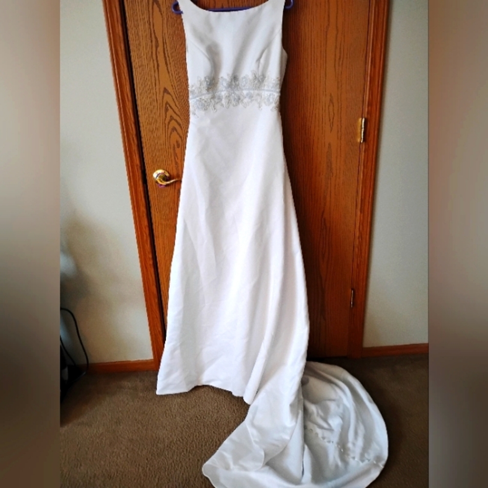 Elegant Alfred Angelo White Wedding Dress with Embellished Waist